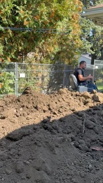 Excavation along a foundation carried out by the Kasa General Contractor team
