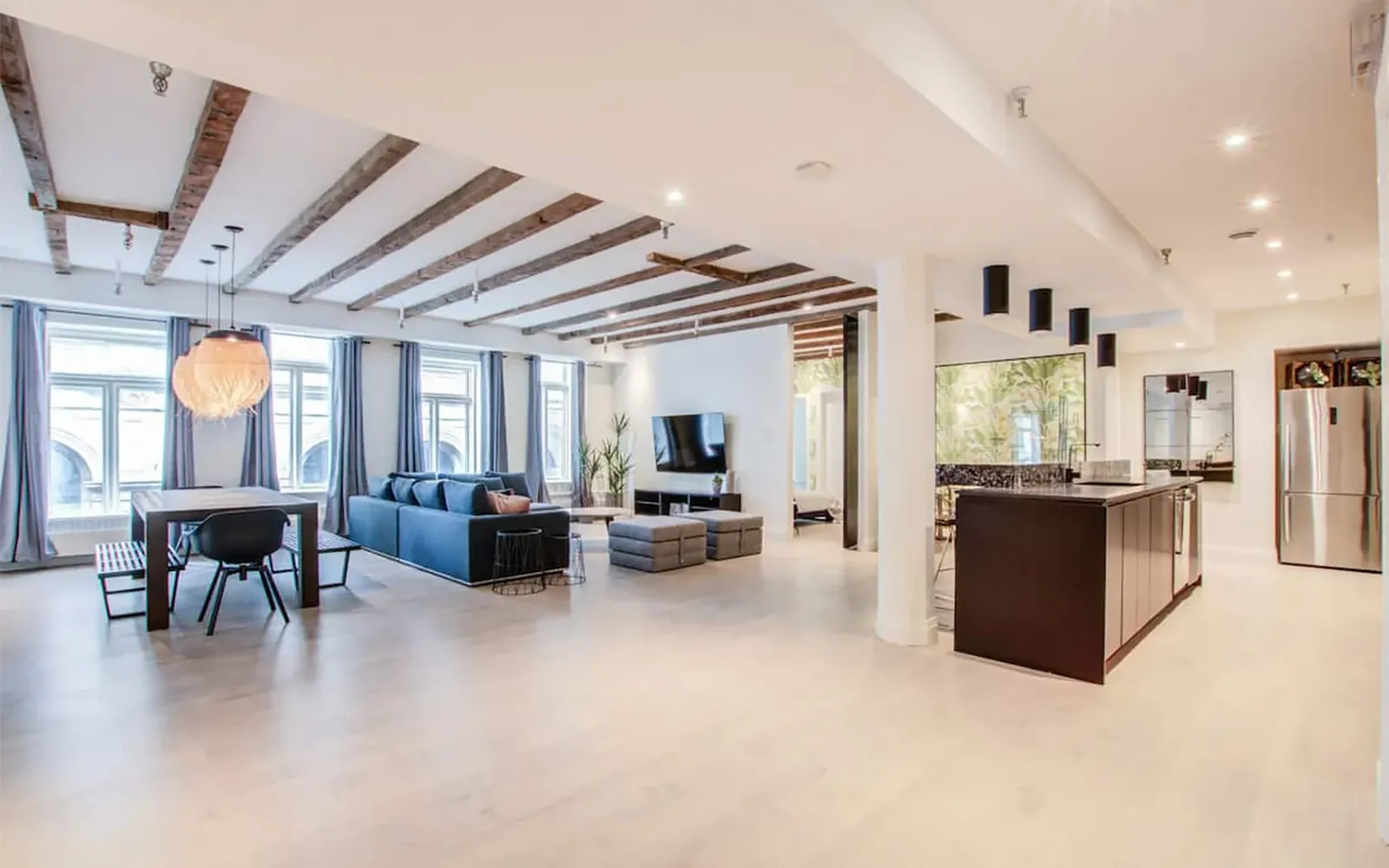 Home Extension by Kasa General Contractor in Montreal