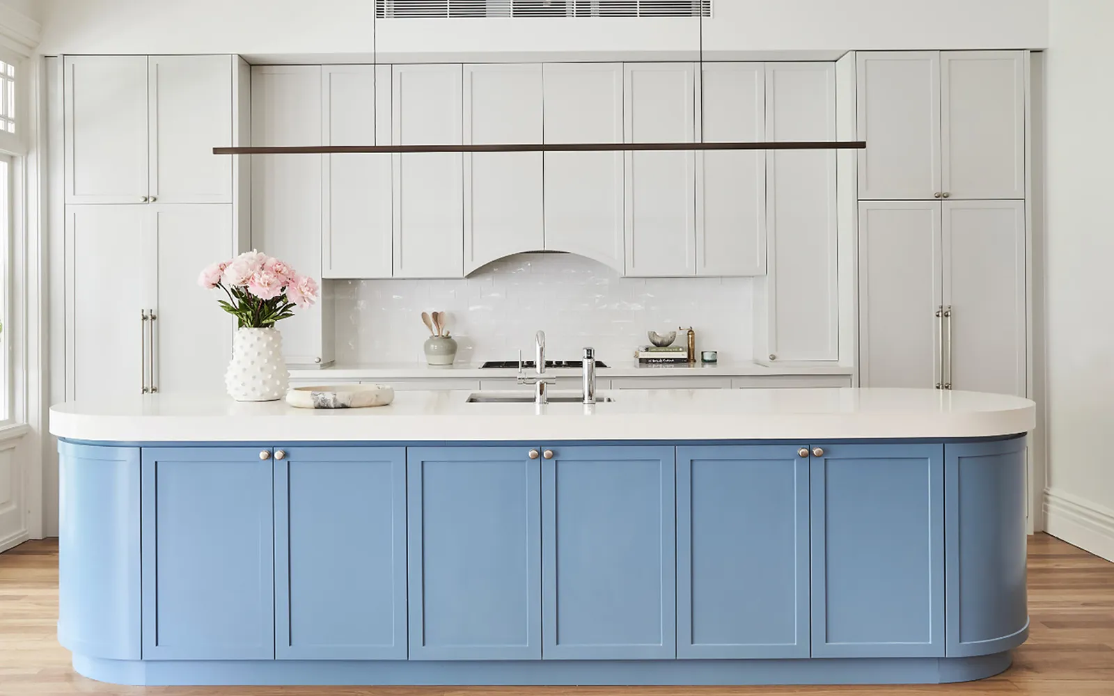 Custom kitchen remodeling project in Montreal